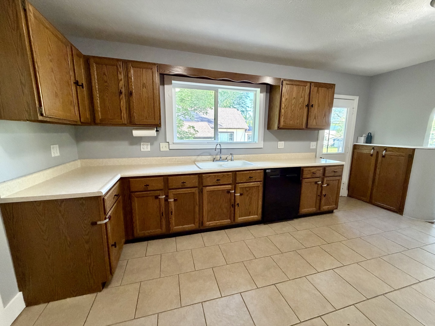 709 N Mill Street, Leroy, IL 61752