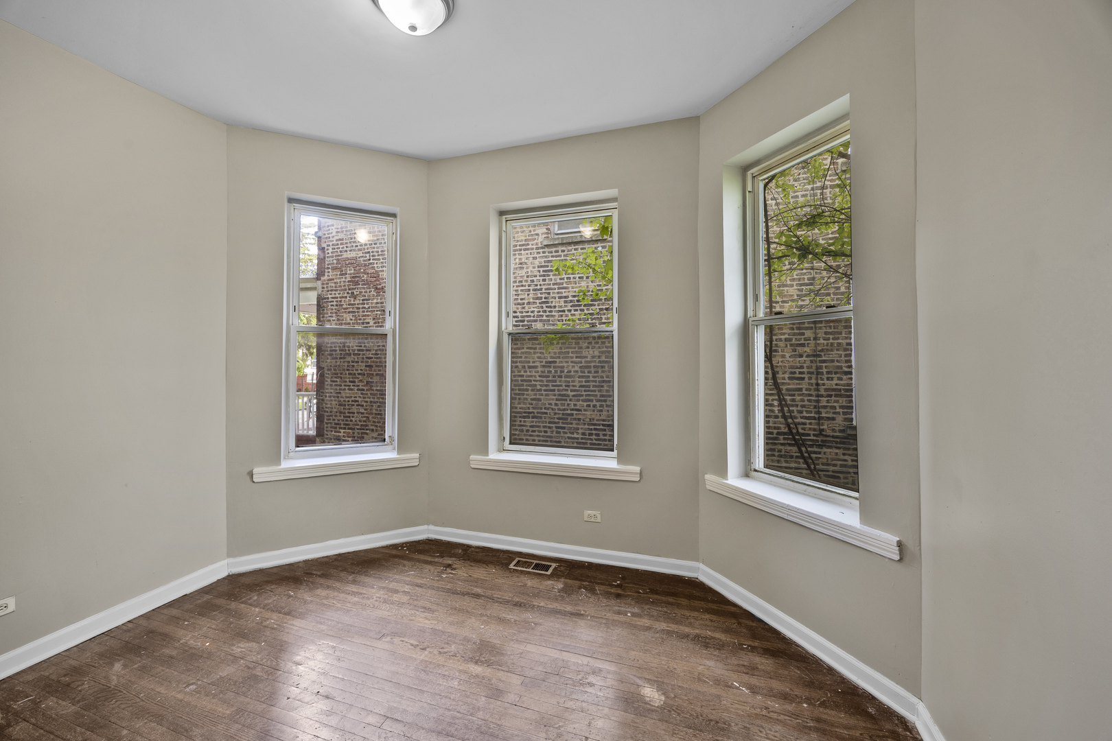 35 W 109th Street, Chicago, IL 60628