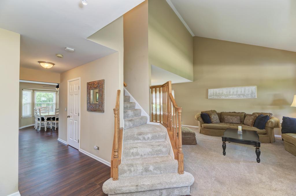 1216 Churchill Road, Bartlett, IL 60103