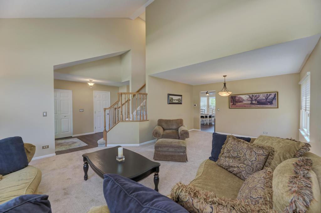1216 Churchill Road, Bartlett, IL 60103