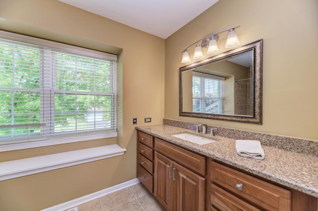 1216 Churchill Road, Bartlett, IL 60103