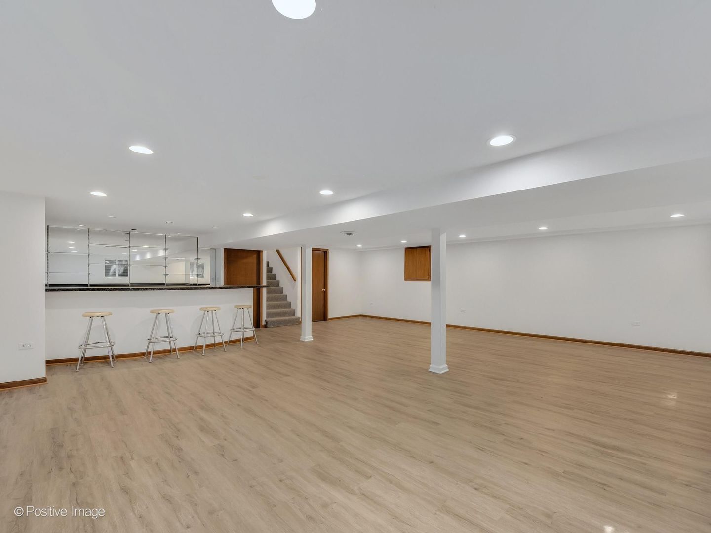 375 W Woodworth Place, Roselle, IL 60172