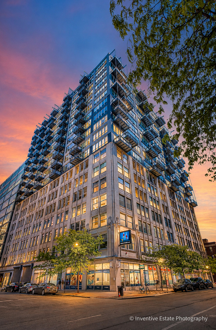 565 W Quincy Street #1512, Chicago, IL 60661