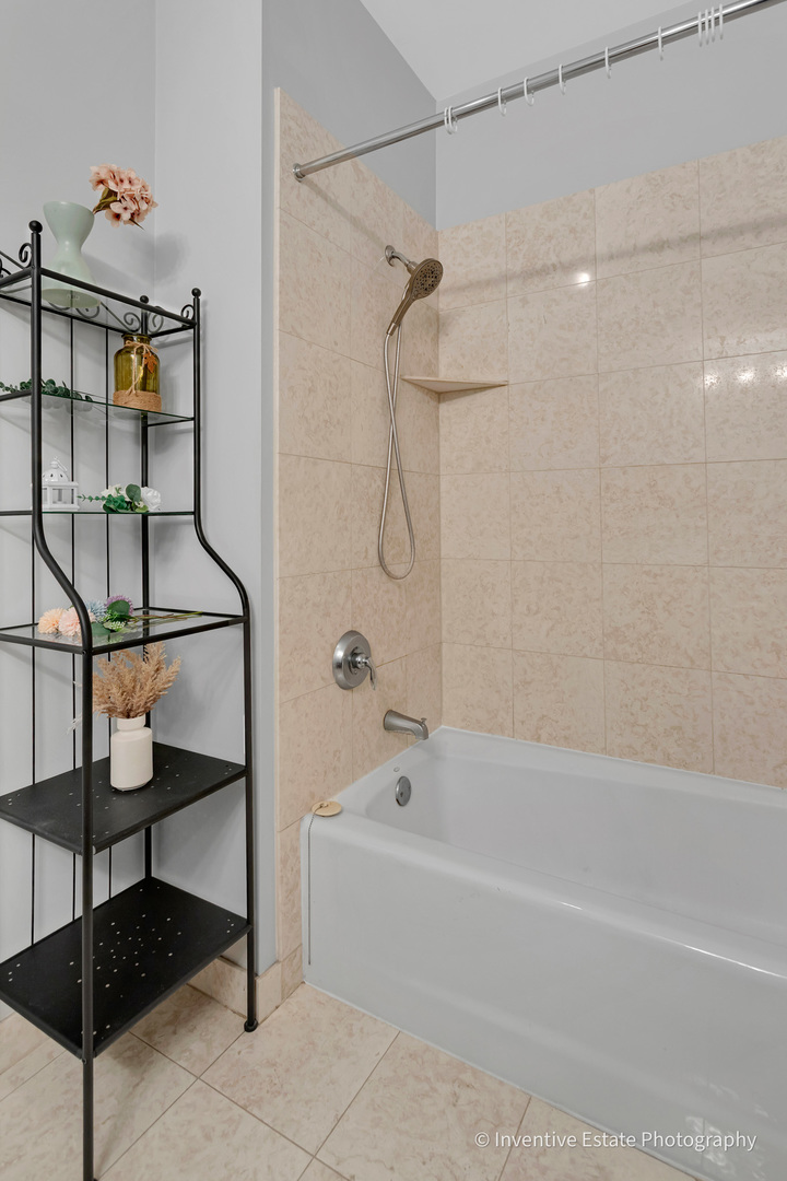 565 W Quincy Street #1512, Chicago, IL 60661