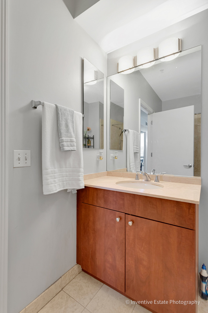 565 W Quincy Street #1512, Chicago, IL 60661