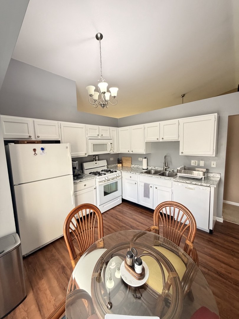 1219 Huntington Drive, Mundelein, IL 60060