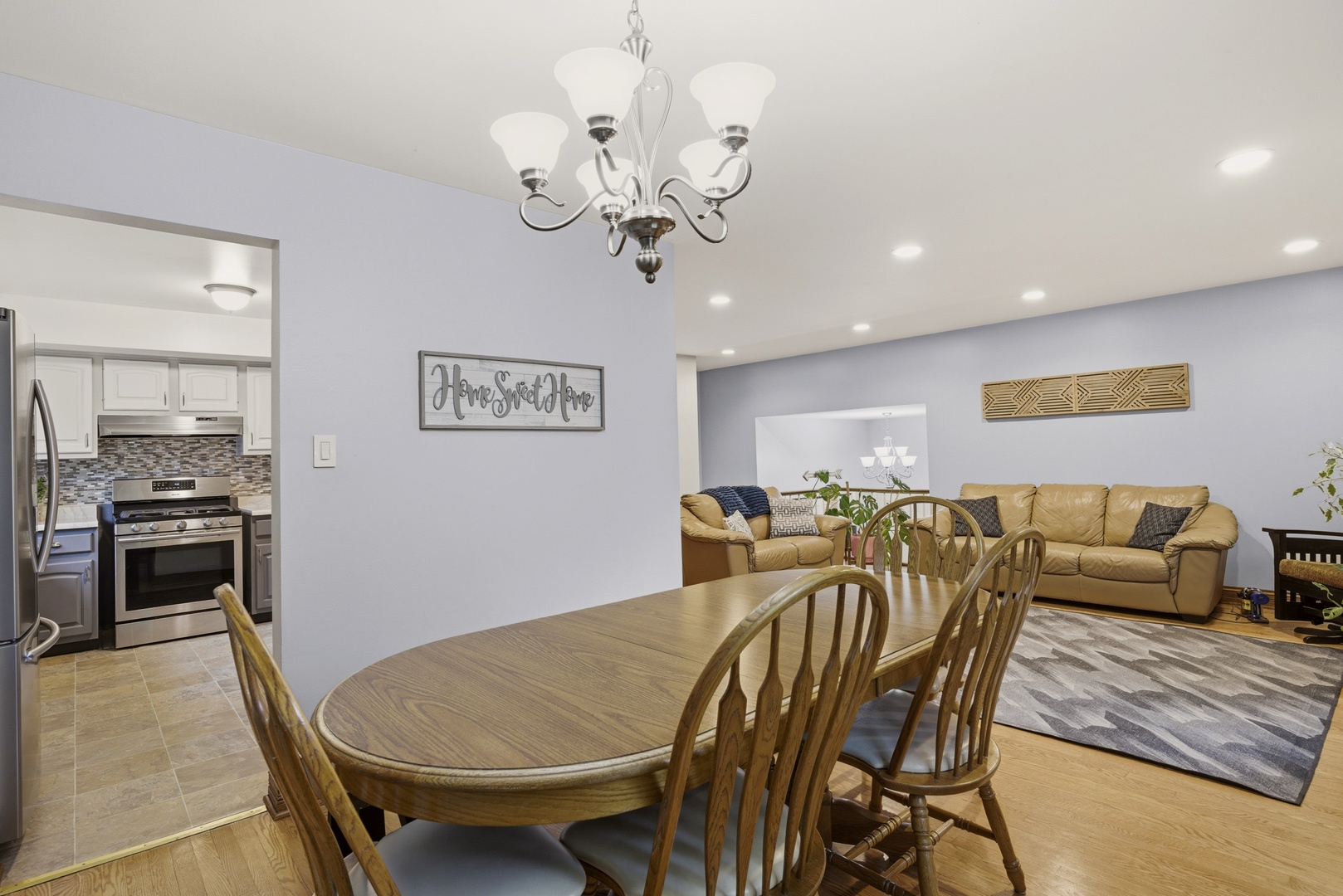 1940 Brentwood Lane, Wheaton, IL 60189