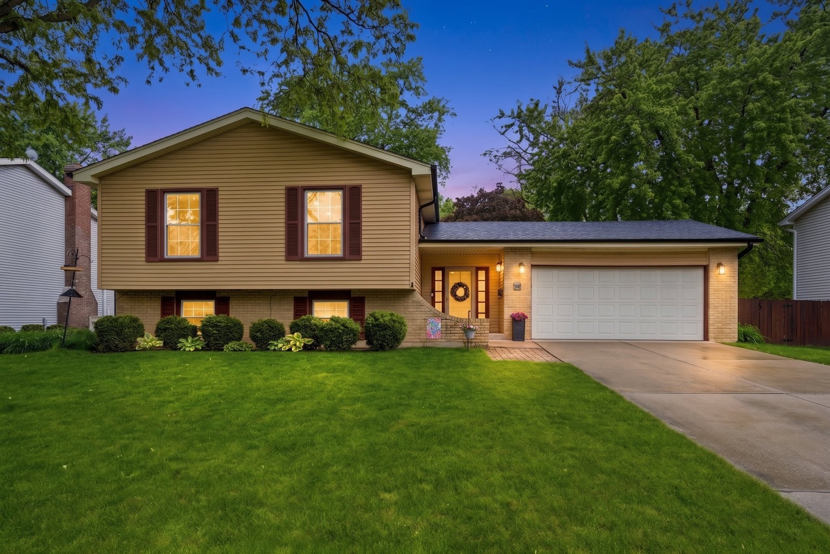 1940 Brentwood Lane, Wheaton, IL 60189
