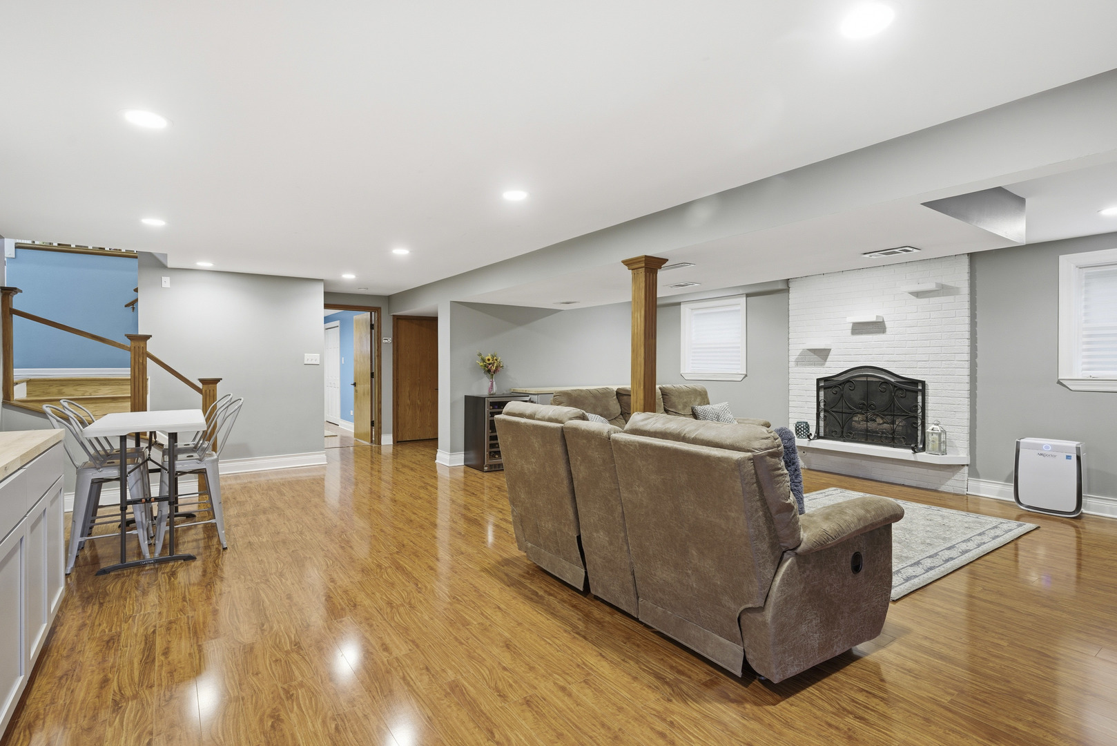 1940 Brentwood Lane, Wheaton, IL 60189