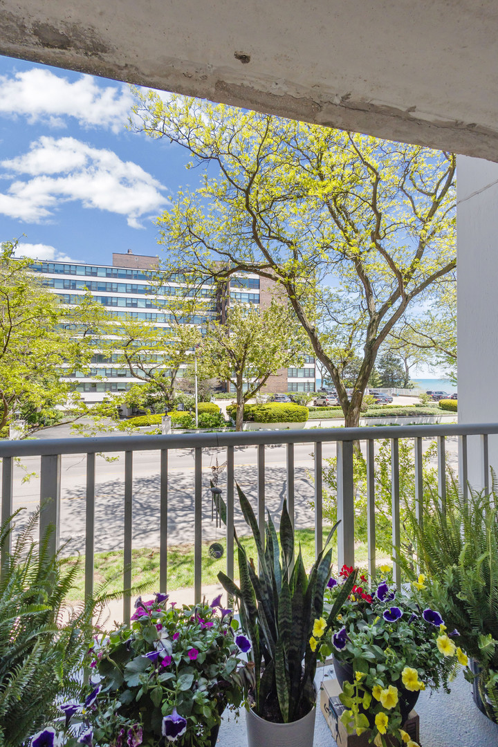 1625 Sheridan Road #206, Wilmette, IL 60091