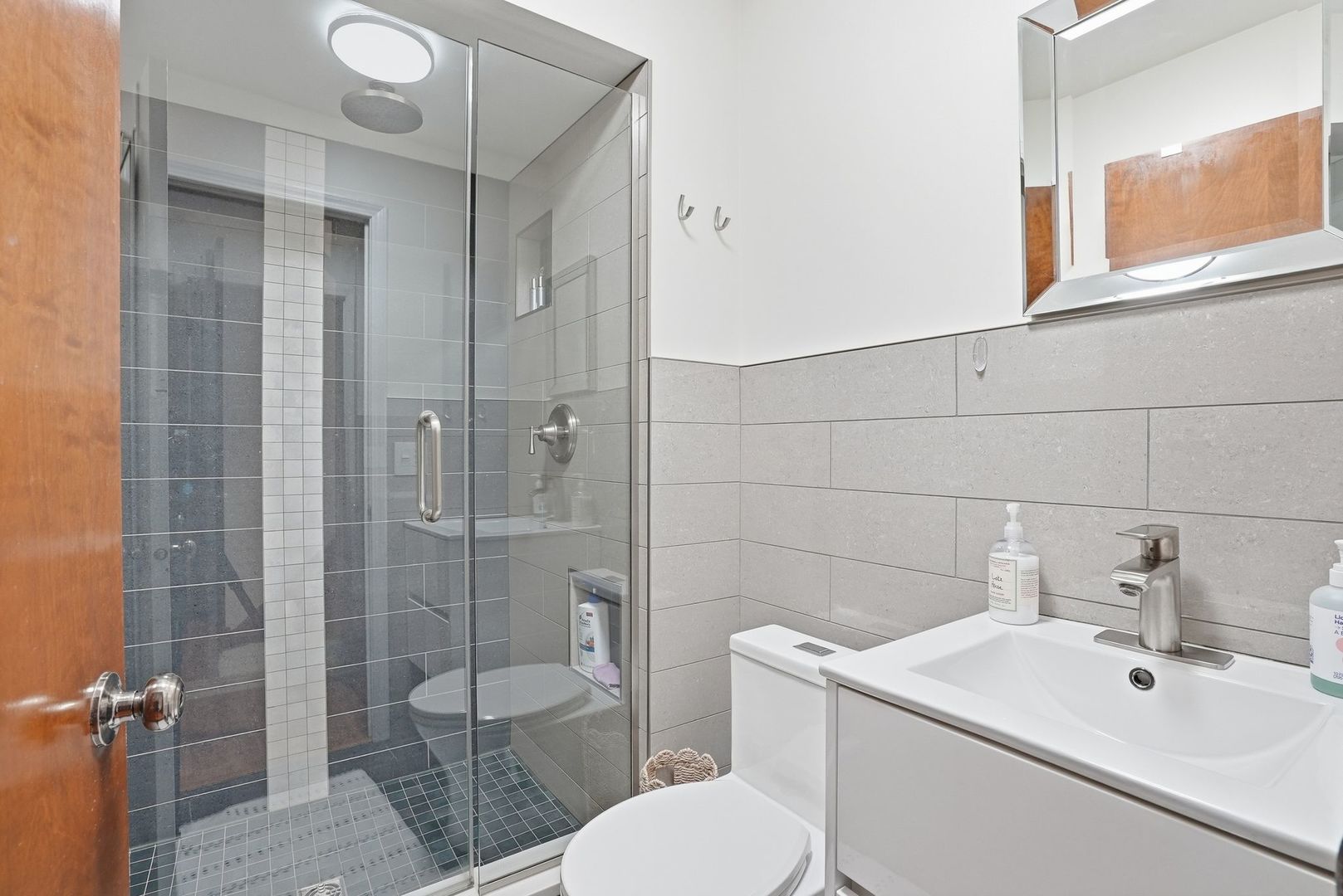 1308 E Thayer Street, Mount Prospect, IL 60056