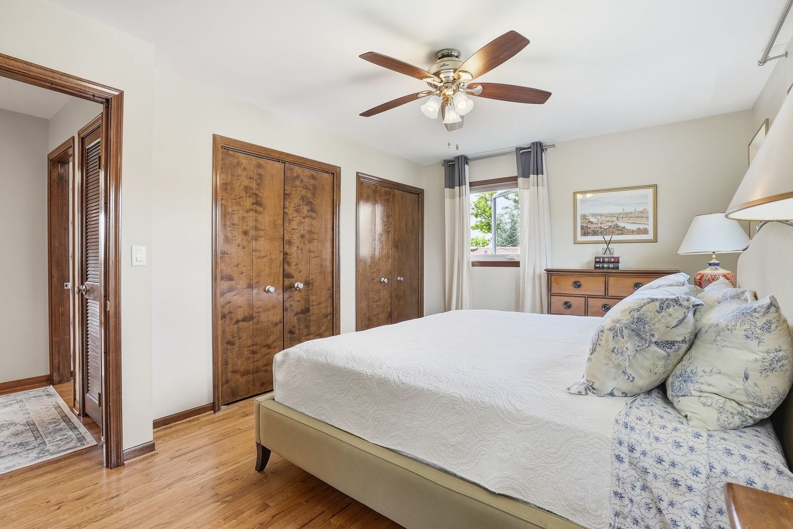 1308 E Thayer Street, Mount Prospect, IL 60056