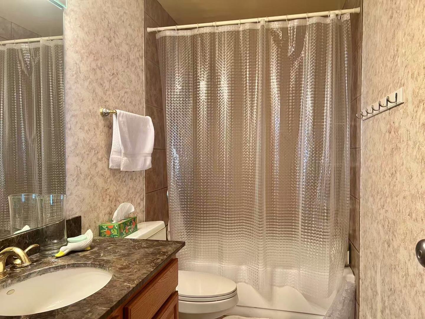 5320 N Sheridan Road #2203, Chicago, IL 60640