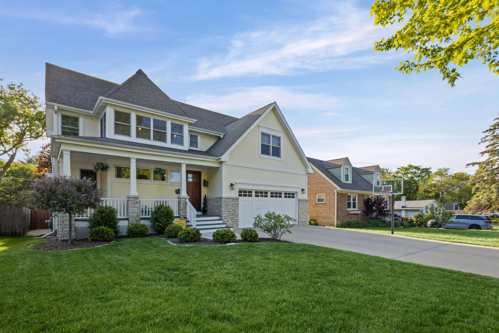 212 S Bothwell Street, Palatine, IL 60067