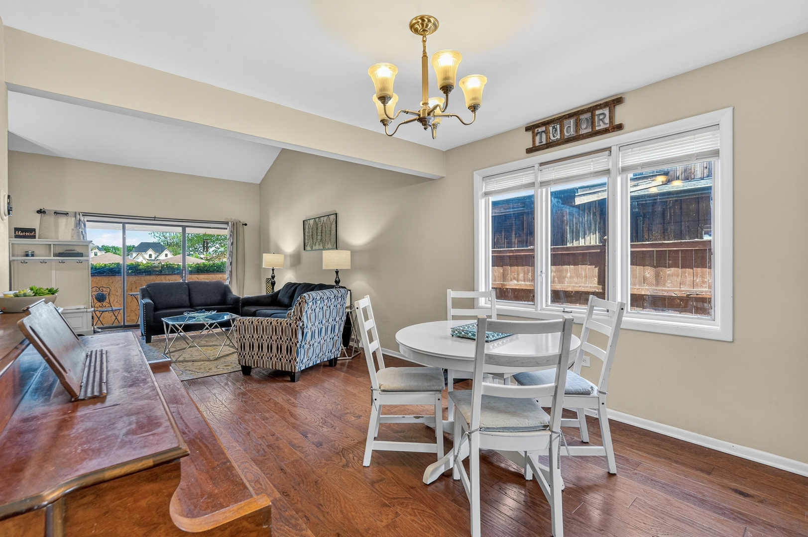 5245 170th Street, Oak Forest, IL 60452