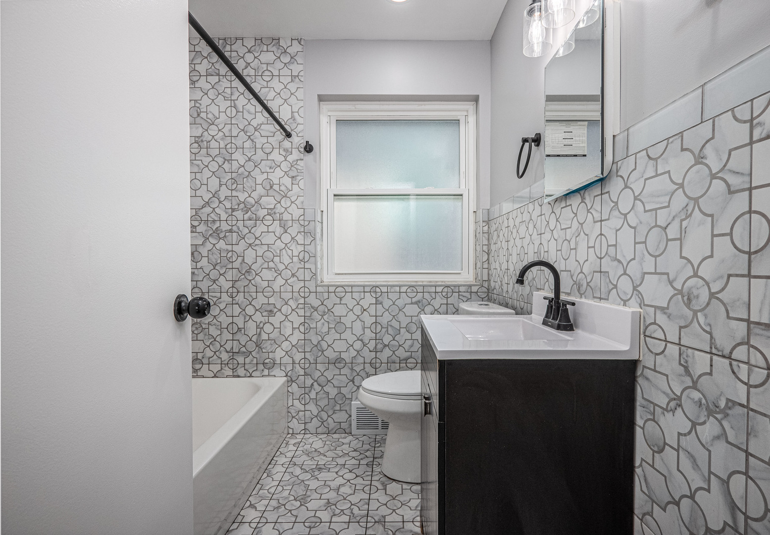 5133 W Monroe Street, Chicago, IL 60644