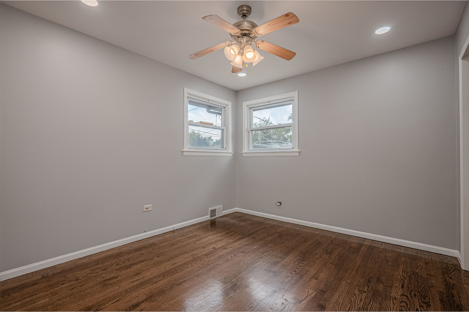 5133 W Monroe Street, Chicago, IL 60644