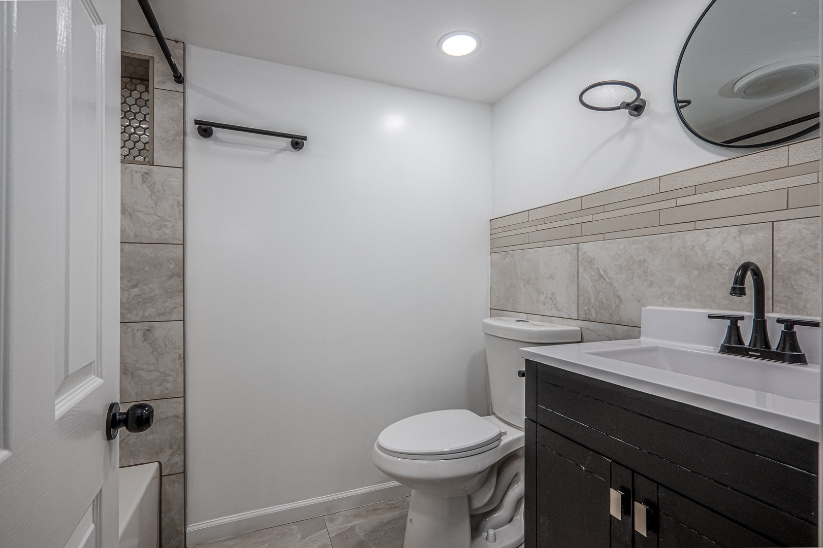 5133 W Monroe Street, Chicago, IL 60644