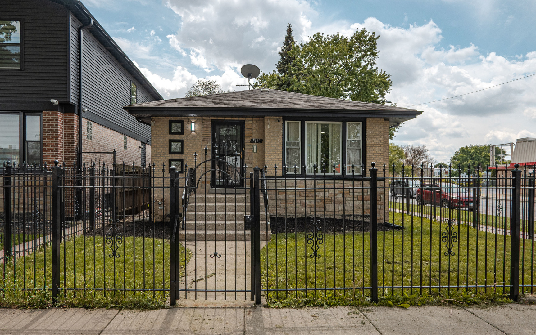 5133 W Monroe Street, Chicago, IL 60644