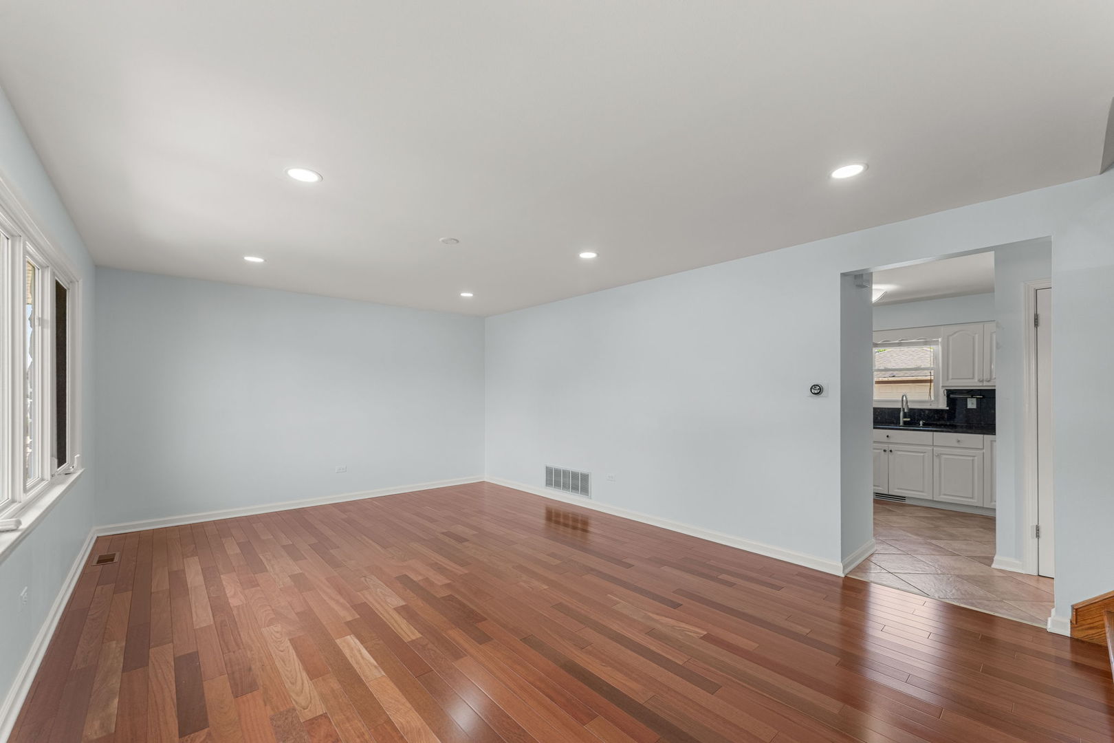 7907 W 74th Street, Bridgeview, IL 60455