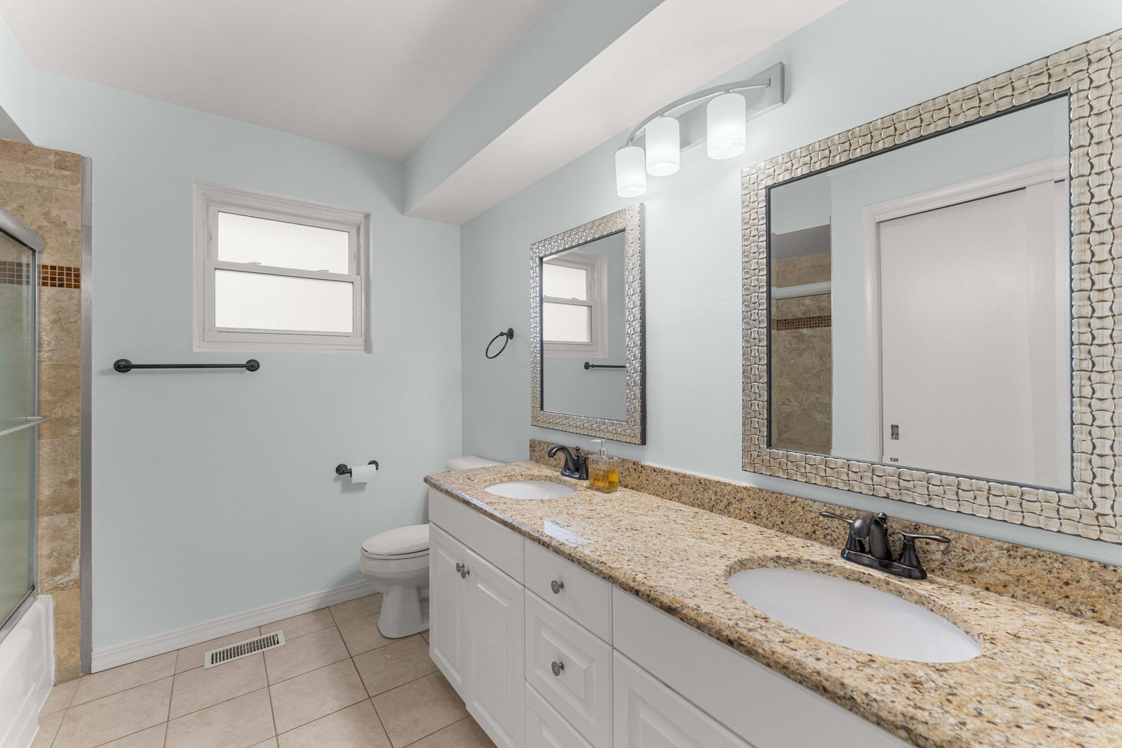 7907 W 74th Street, Bridgeview, IL 60455
