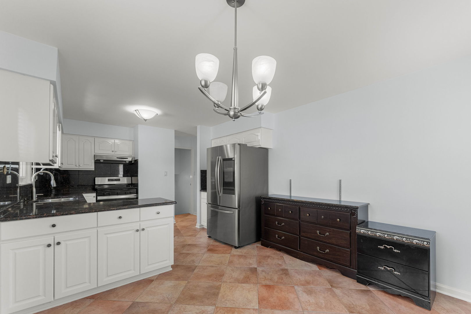 7907 W 74th Street, Bridgeview, IL 60455