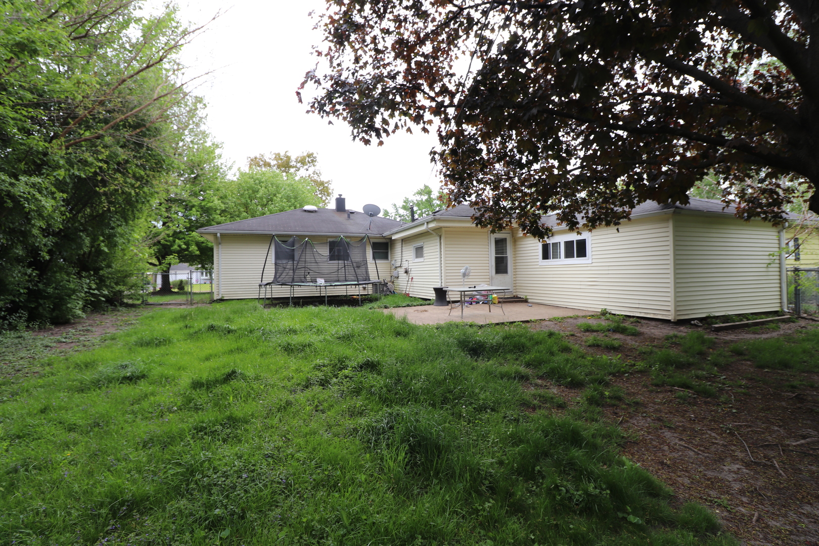 2702 Saint James Street, Rolling Meadows, IL 60008