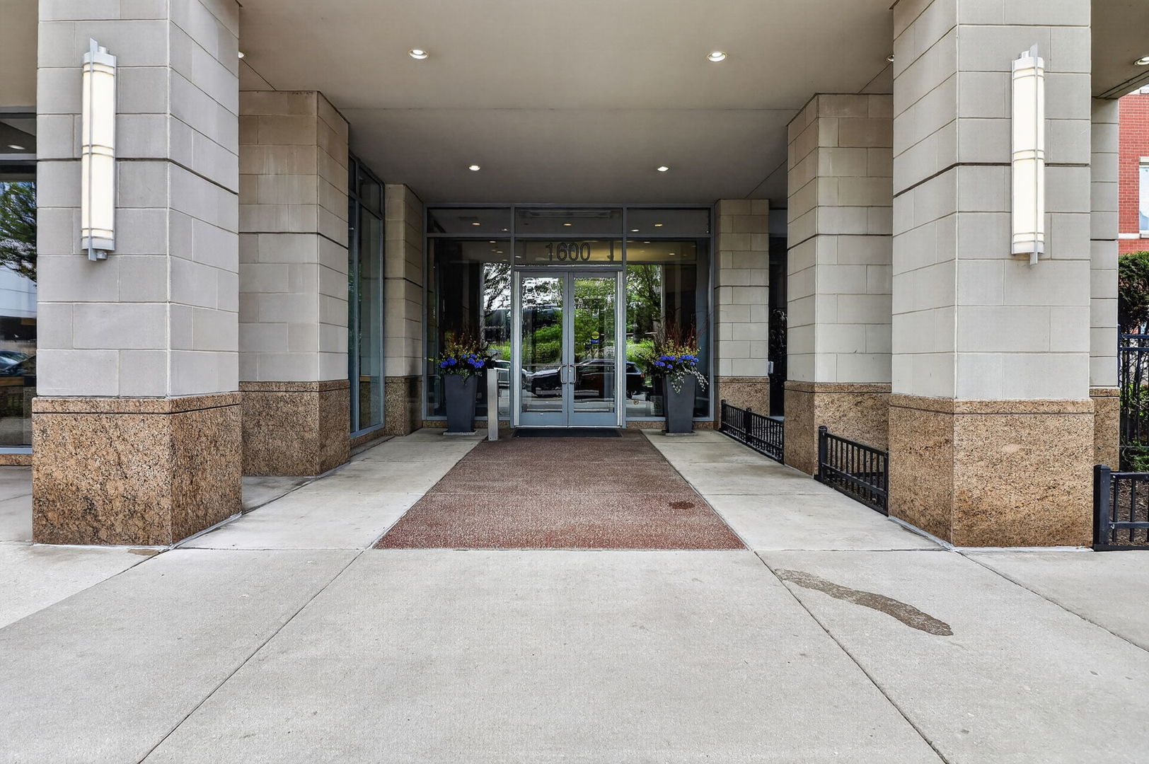 1600 S Prairie Avenue #709, Chicago, IL 60616
