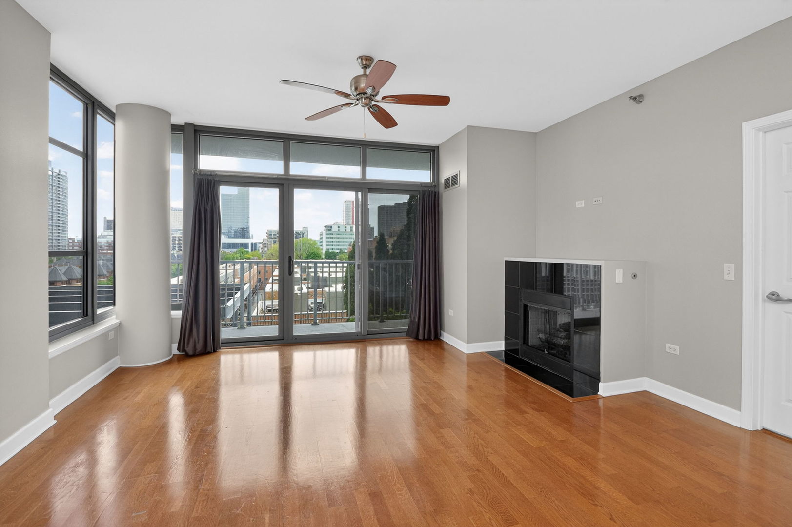 1600 S Prairie Avenue #709, Chicago, IL 60616