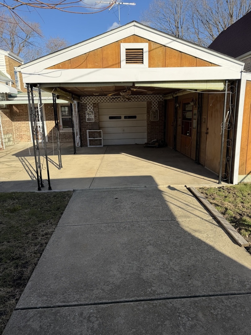 10210 S Rhodes Avenue, Chicago, IL 60628