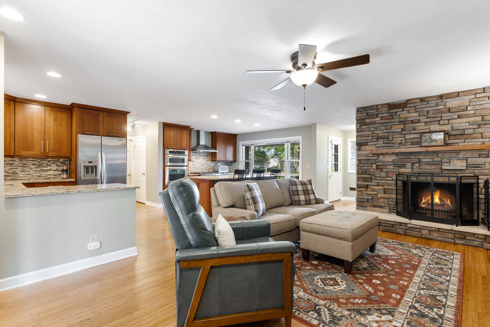 415 Maplewood Drive, Sycamore, IL 60178