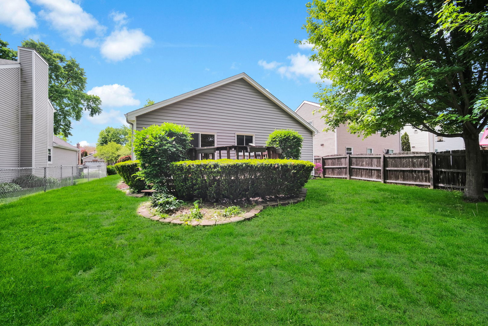 S075 Pleasant Hill Road, Wheaton, IL 60187