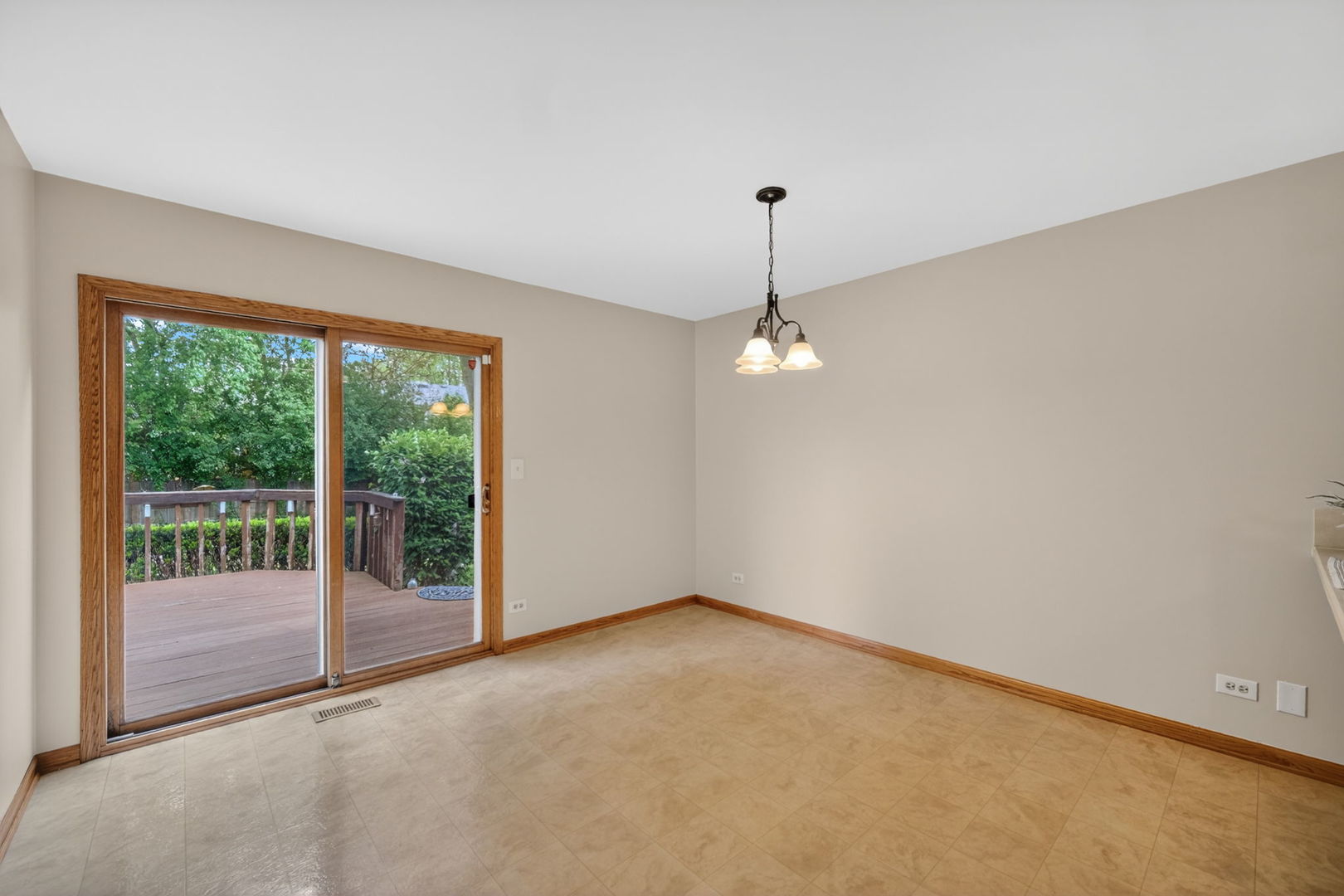 S075 Pleasant Hill Road, Wheaton, IL 60187