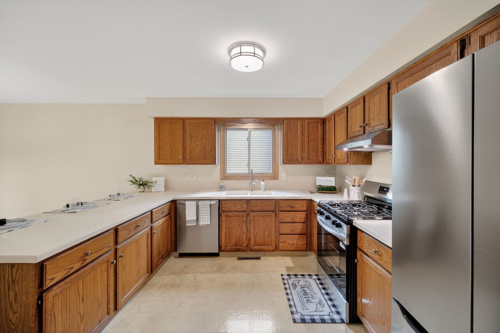 S075 Pleasant Hill Road, Wheaton, IL 60187