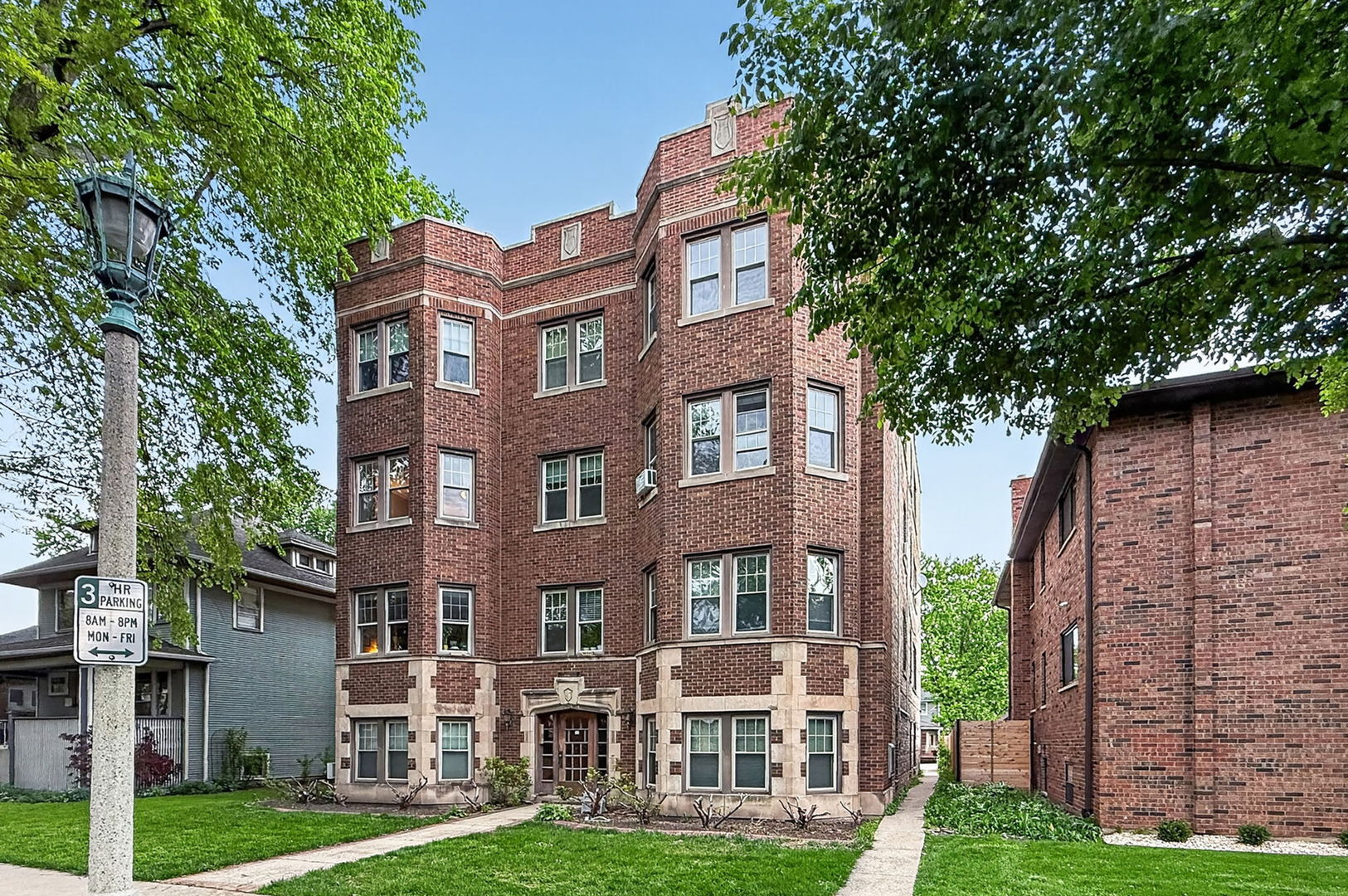 814 S MAPLE Avenue #2N, Oak Park, IL 60304