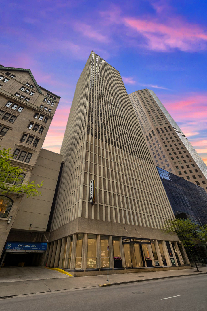 100 E Walton Street #26B, Chicago, IL 60611