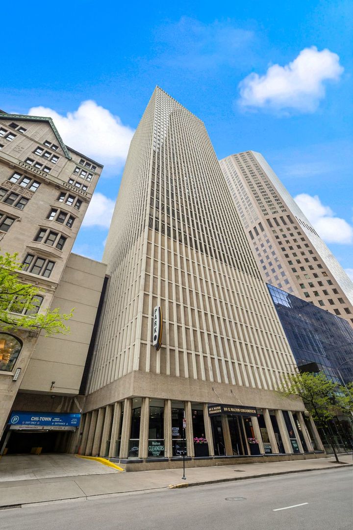 100 E Walton Street #26B, Chicago, IL 60611