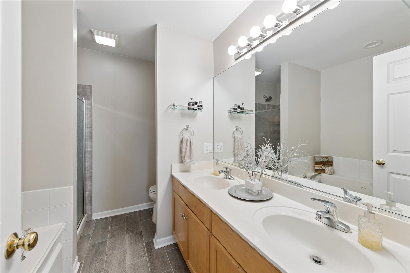 5 W Grove Street, Lombard, IL 60148