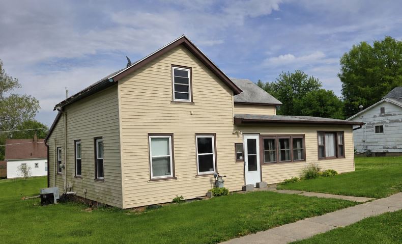 209 N Willis Street, Heyworth, IL 61745