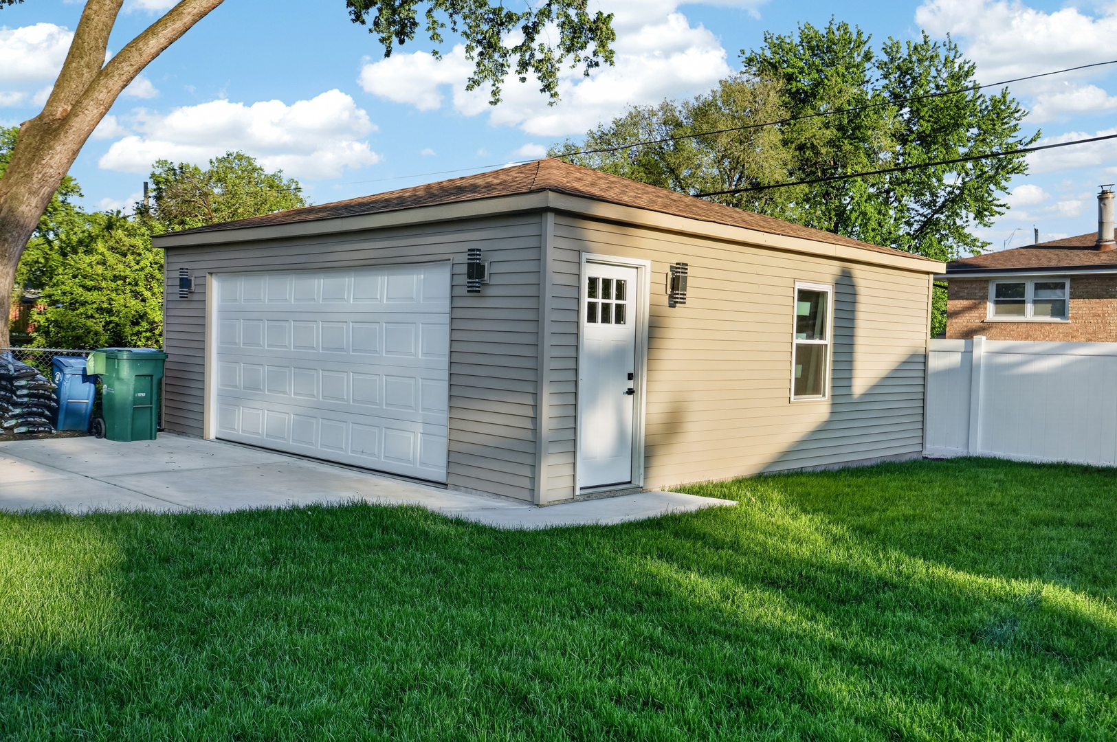 5733 W 83rd Place, Burbank, IL 60459