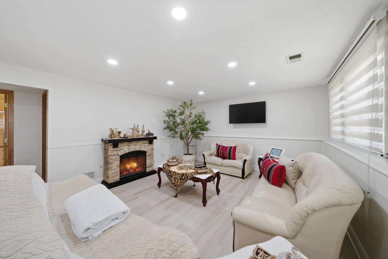 5815 W 87th Place, Oak Lawn, IL 60453