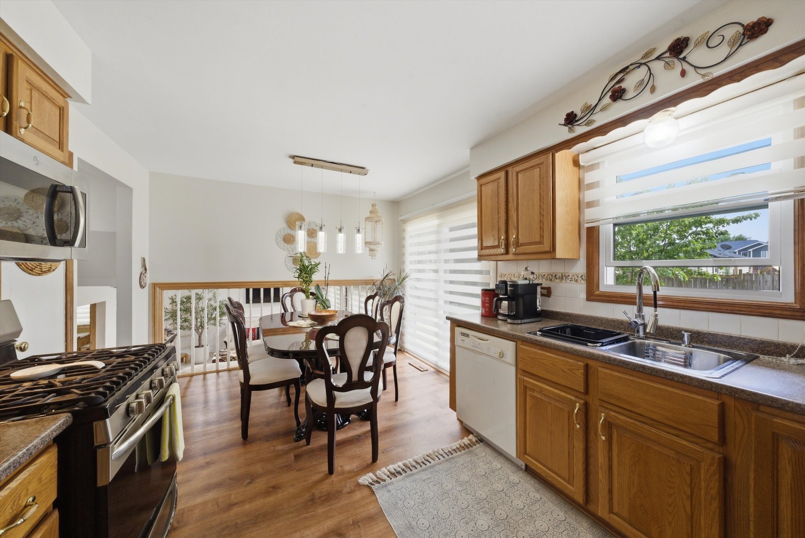 5815 W 87th Place, Oak Lawn, IL 60453