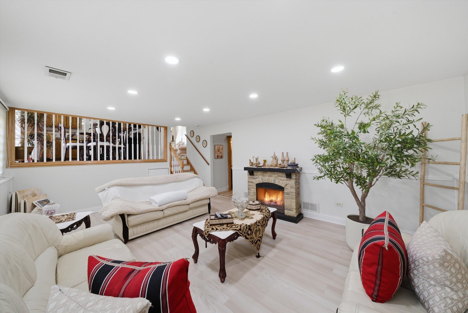 5815 W 87th Place, Oak Lawn, IL 60453