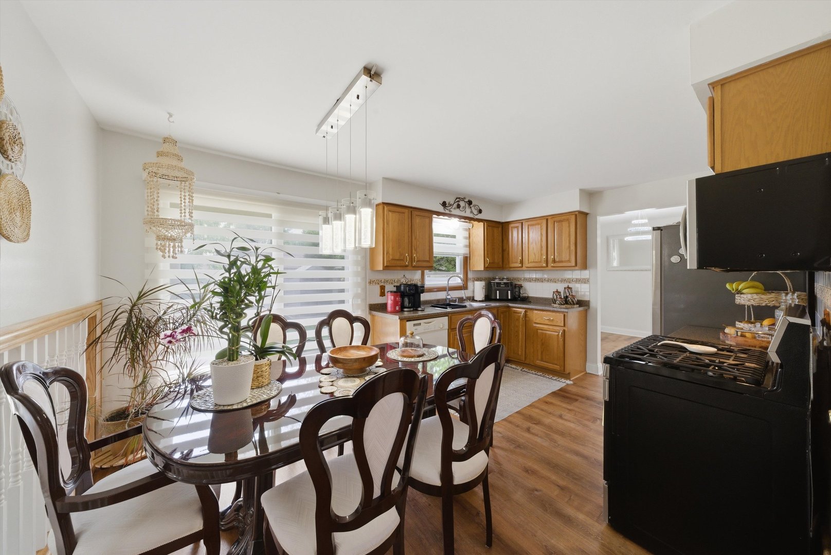5815 W 87th Place, Oak Lawn, IL 60453