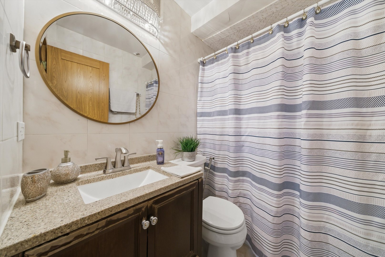 5815 W 87th Place, Oak Lawn, IL 60453