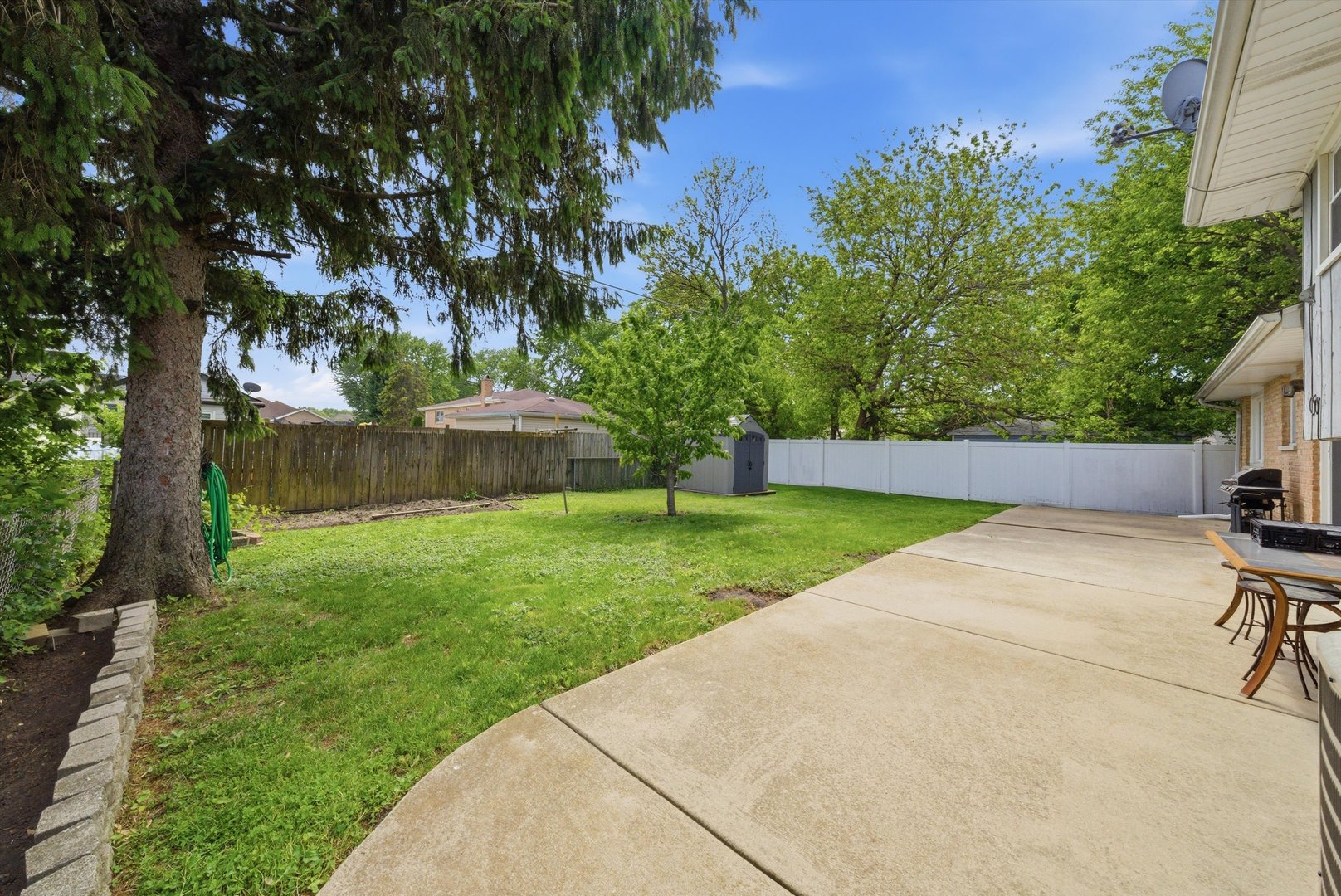 5815 W 87th Place, Oak Lawn, IL 60453