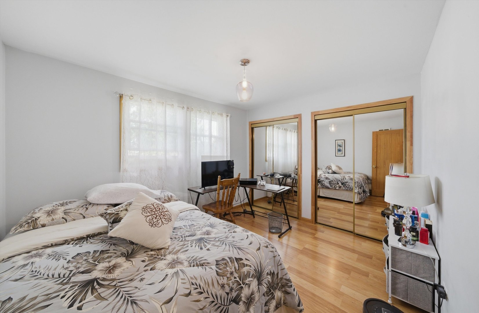 5815 W 87th Place, Oak Lawn, IL 60453