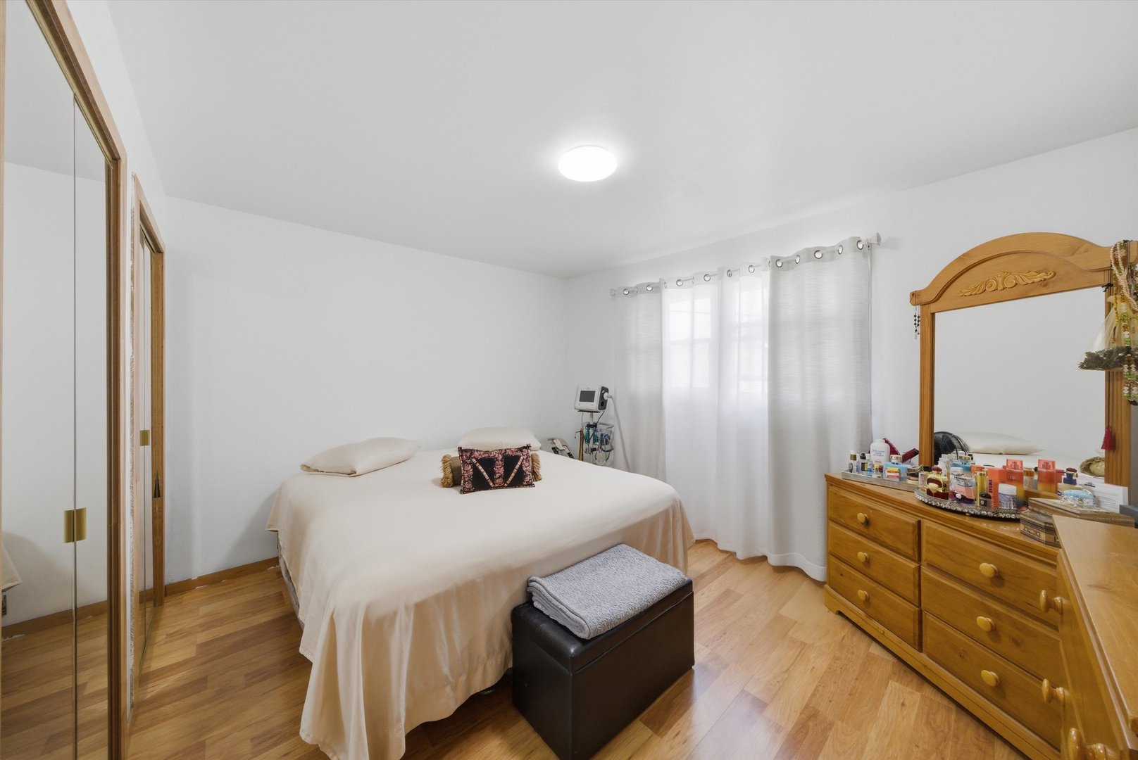 5815 W 87th Place, Oak Lawn, IL 60453