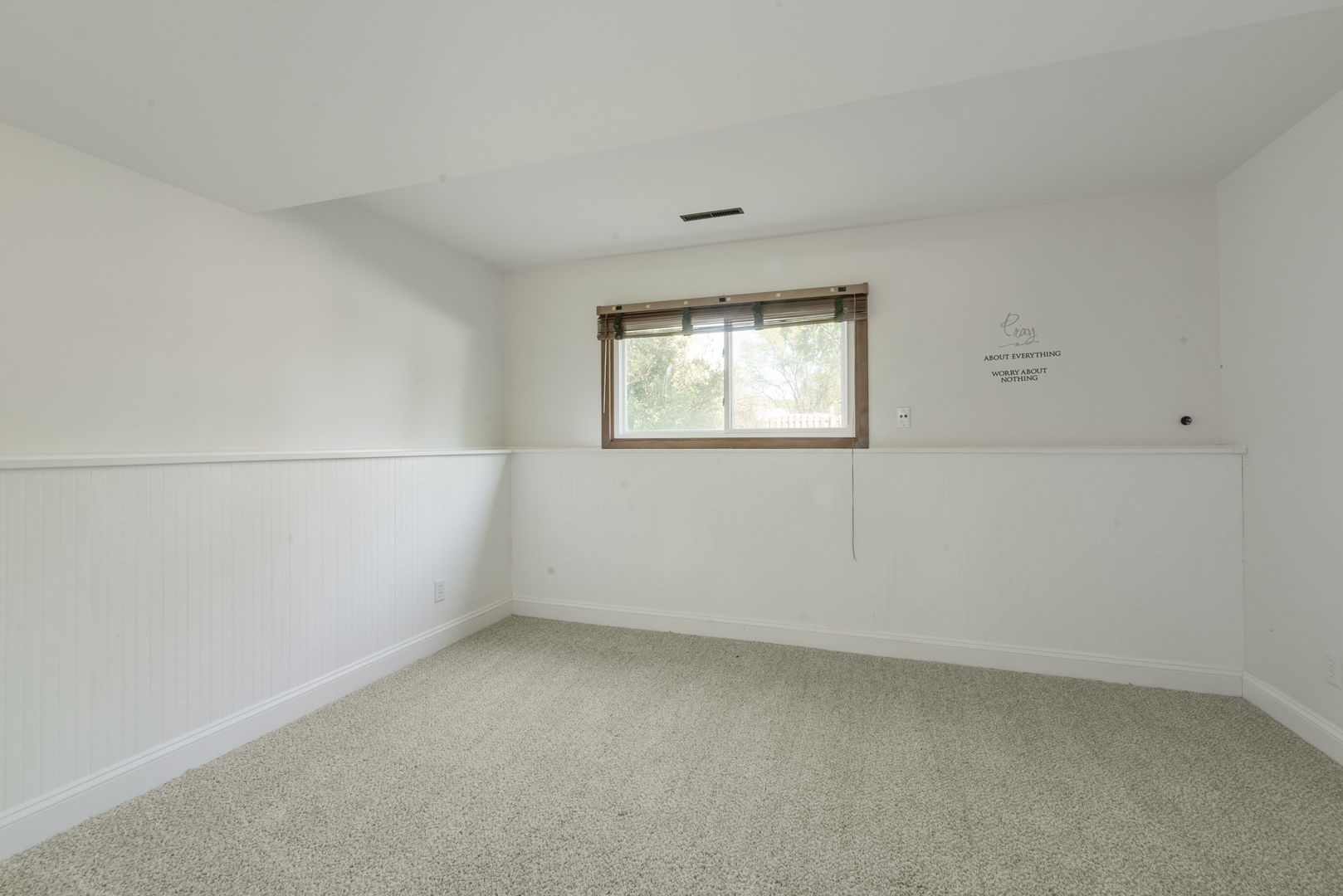 945 Nottingham Lane, Crystal Lake, IL 60014