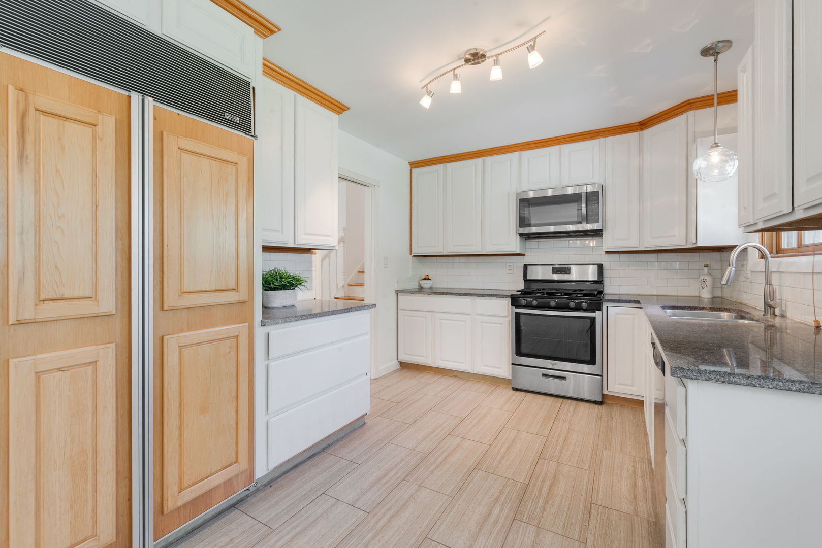 945 Nottingham Lane, Crystal Lake, IL 60014